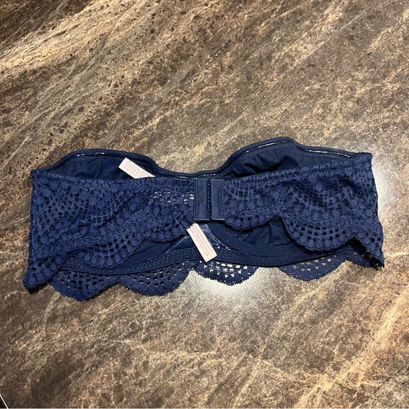 Victorias Secret Navy Blue Lace Strapless Bralette
Bandeau Womens large - Picture 7 of 9